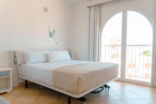 Estudio con terraza del hotel Rosamar Ibiza. Foto 9