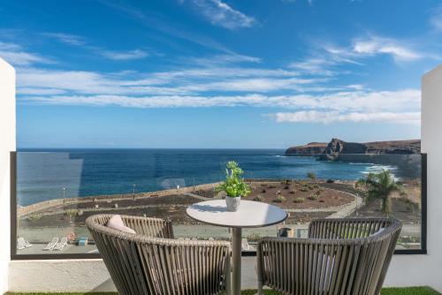 Habitación Doble con vistas al mar del hotel Occidental Roca Negra Adults Only. Foto 2