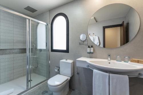 Suite Junior del hotel Occidental Roca Negra Adults Only. Foto 2