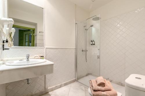 Habitación Doble Económica - 1 o 2 camas del hotel La Abadia de Giralda. Foto 2