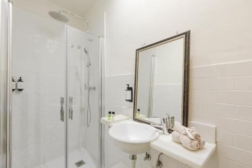 Habitación Doble Económica - 1 o 2 camas del hotel La Abadia de Giralda. Foto 5