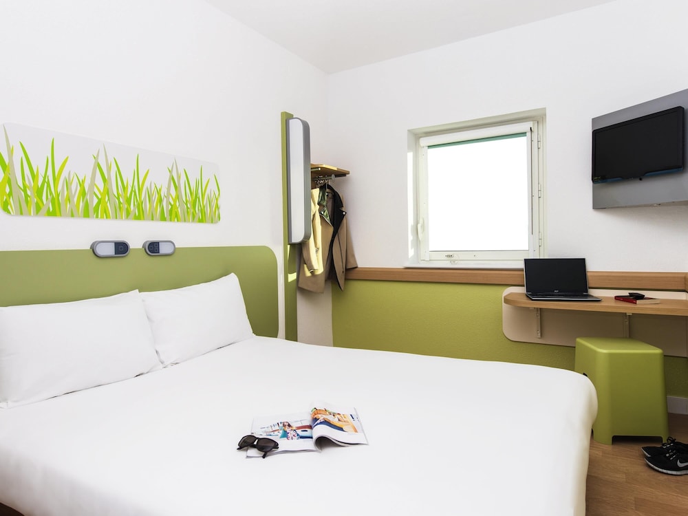 Habitación doble 1 Cama queen Vista ciudad Accesible Accesible (discapacidad auditiva) del hotel Ibis Budget Manchester Salford Quays. Foto 3