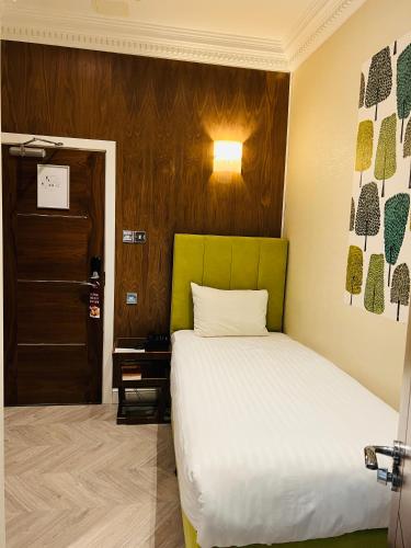 Habitación Individual del hotel Cheshire Central London. Foto 18