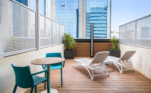 Habitación Doble con terraza del hotel Occidental Murcia Agalia. Foto 5