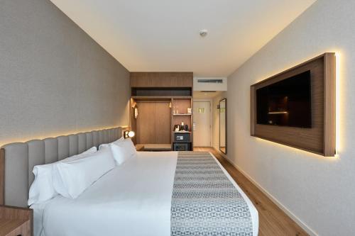 Habitación Superior Premium del hotel Catalonia La Boquería. Foto 3