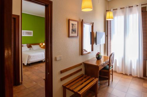 Habitación Familiar del hotel Rey Don Jaime. Foto 5