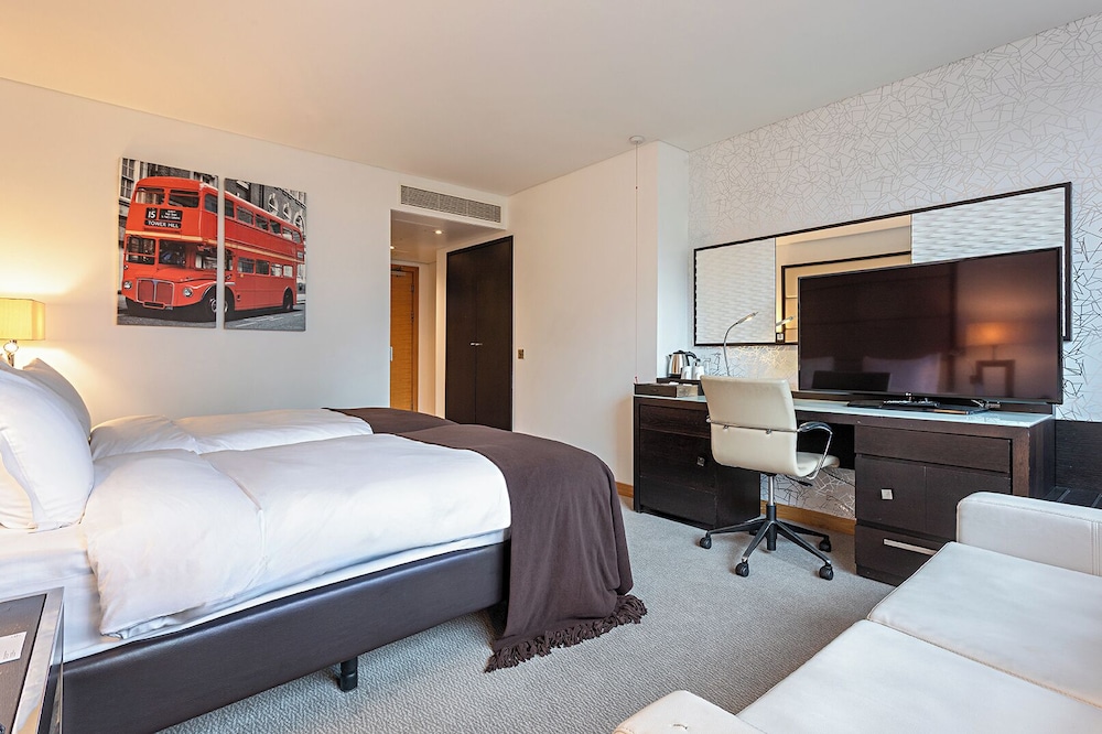 Habitación con 2 camas individuales, accesible para personas con discapacidad del hotel Pestana Chelsea Bridge & Spa. Foto 2