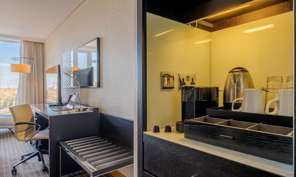 Habitación Premium con 2 camas individuales, 2 camas individuales del hotel Pestana Chelsea Bridge & Spa. Foto 1