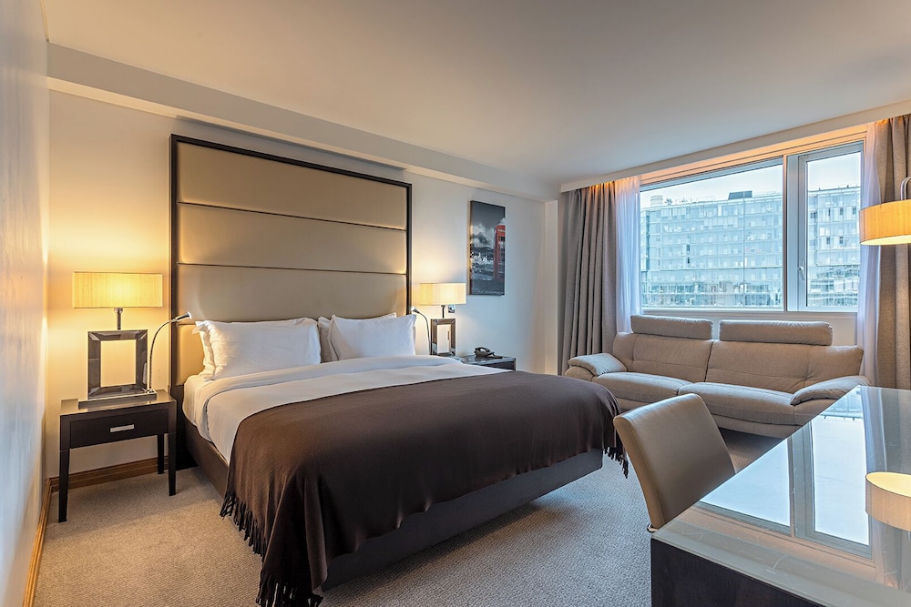 Deluxe Superior King Bed del hotel Pestana Chelsea Bridge & Spa