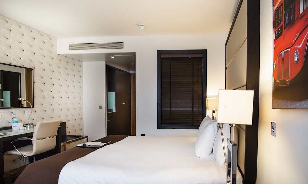 Deluxe Superior King Bed del hotel Pestana Chelsea Bridge & Spa. Foto 3
