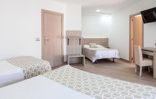 Habitación Cuádruple del hotel Olympia Ronda Ii. Foto 8