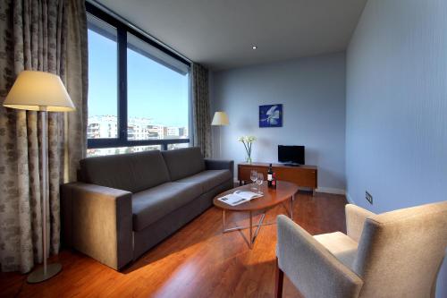 Suite Junior del hotel Exe Sevilla Palmera. Foto 1