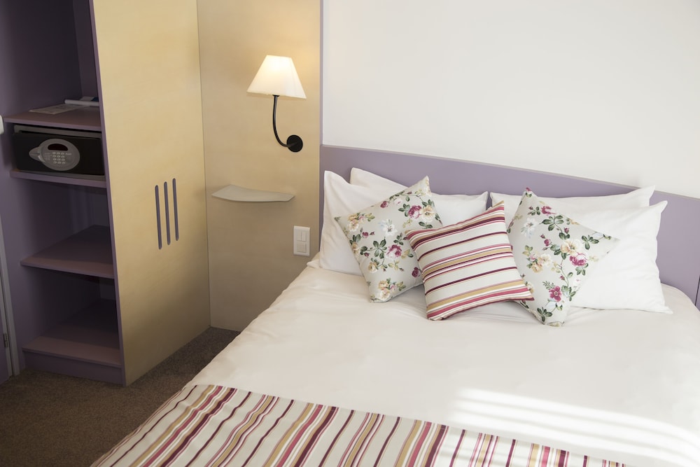 Habitación Deluxe, 1 cama doble con sofá cama del hotel Novotel Marrakech Hivernage. Foto 1