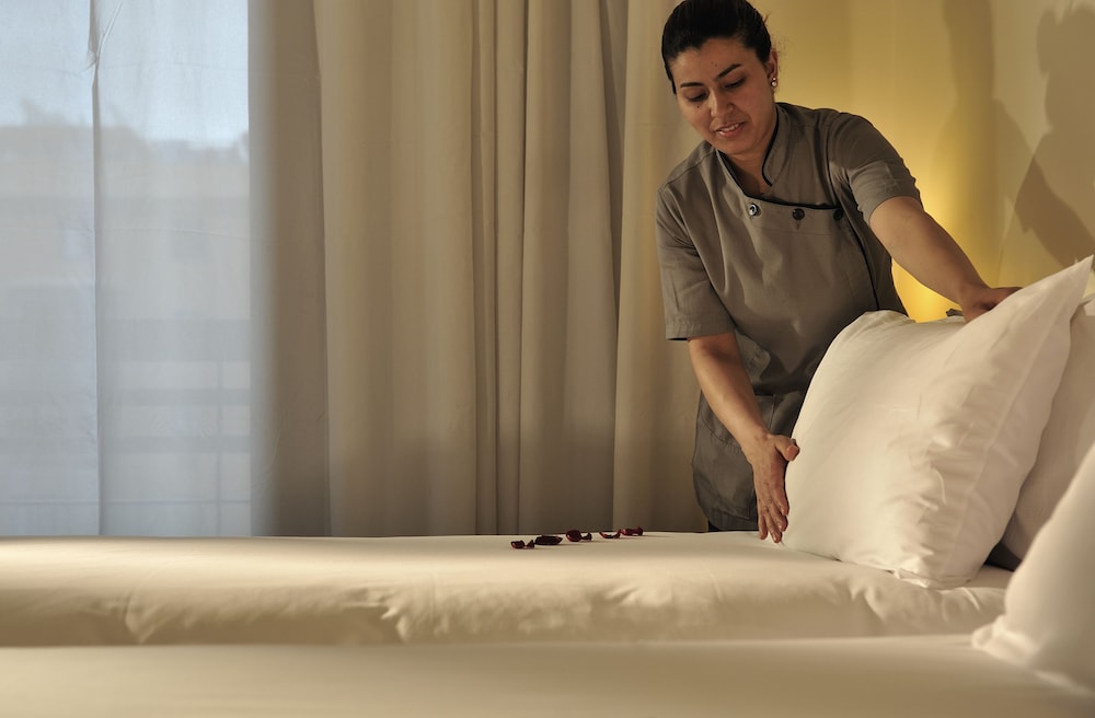 Habitación superior con 2 camas individuales, varias camas del hotel Novotel Marrakech Hivernage. Foto 2