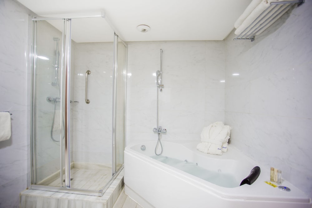 Suite Premium del hotel Fredj and Spa. Foto 8