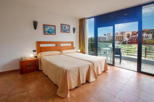 Habitación Doble con terraza del hotel Bentor. Foto 1