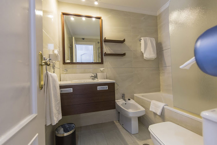 Apartamento 2 habitaciones del hotel Mijas Costa Oasis by Grangefield Oasis Club. Foto 7