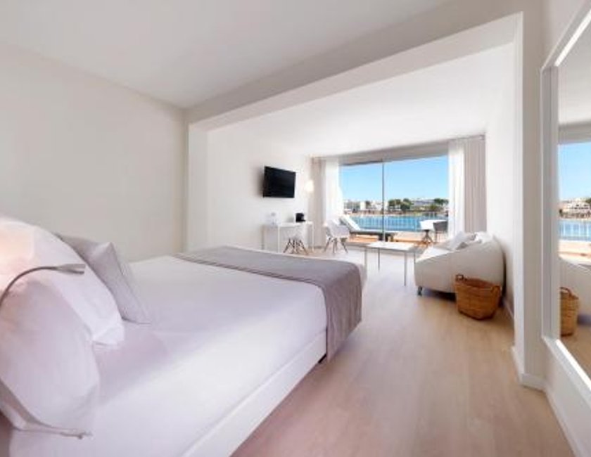 Suite Junior con vistas frontales al mar del hotel AluaSoul Ibiza -Adults Only - Hyatt Inclusive Collection. Foto 3