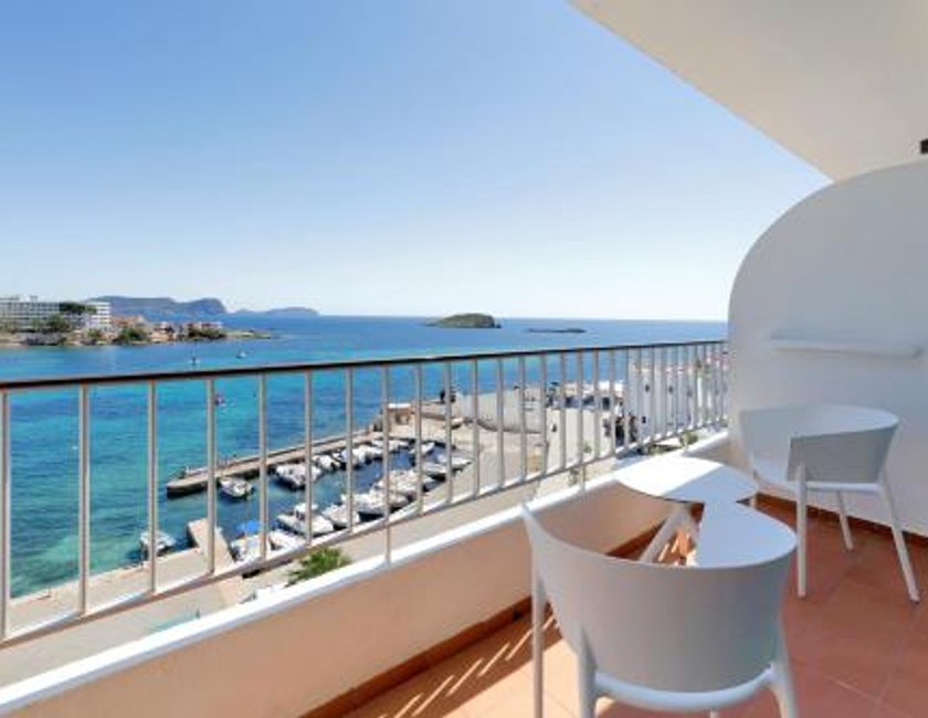 Habitación Doble Superior con vistas frontales al mar del hotel AluaSoul Ibiza -Adults Only - Hyatt Inclusive Collection. Foto 2