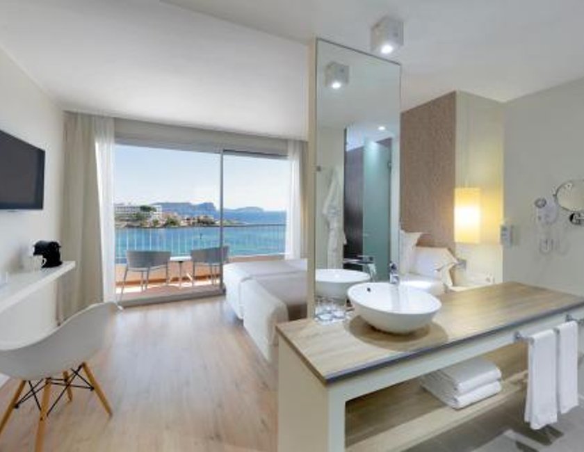 Habitación Doble Superior con vistas frontales al mar del hotel AluaSoul Ibiza -Adults Only - Hyatt Inclusive Collection. Foto 4