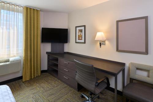 Suite Estudio con cama grande - Planta superior del hotel Candlewood Suites Times Square. Foto 2