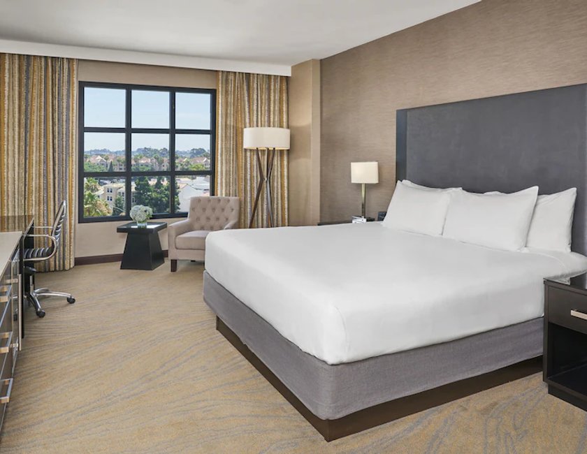 Habitación, 1 cama de matrimonio grande, accesible para personas con discapacidad, bañera del hotel Hyatt Regency La Jolla. Foto 1