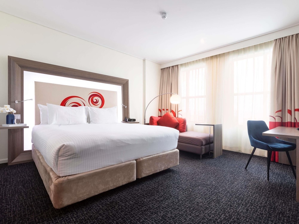 Habitación Deluxe 1 Cama King del hotel Novotel Melbourne Glen Waverley. Foto 5