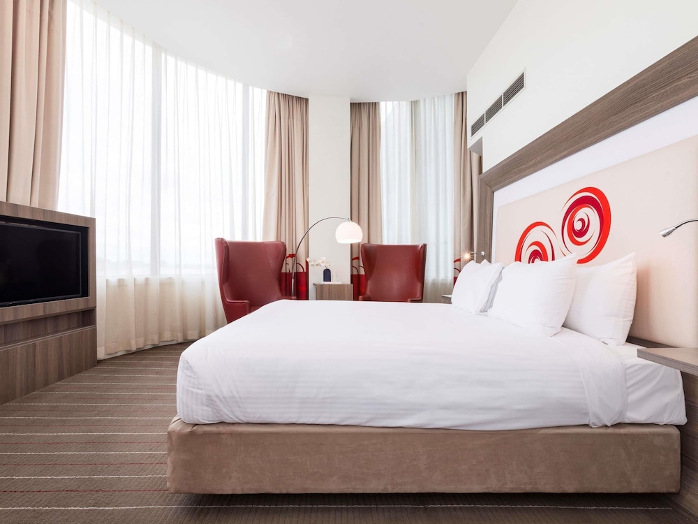 Junior Suite 1 Cama King y Spa del hotel Novotel Melbourne Glen Waverley