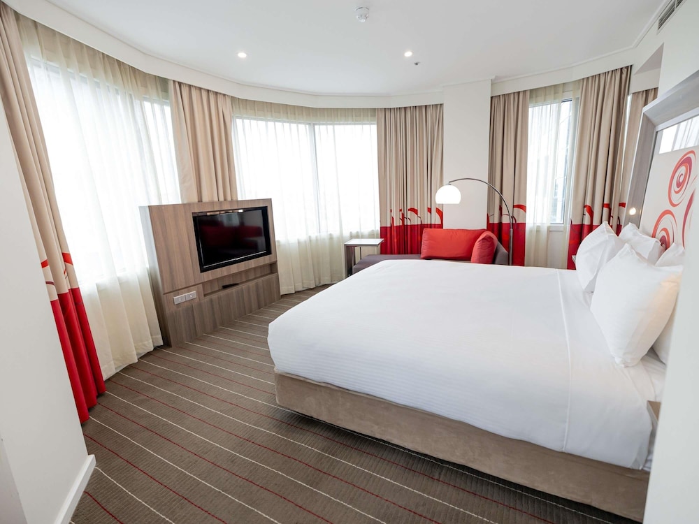 Junior Suite 1 Cama King y Spa del hotel Novotel Melbourne Glen Waverley. Foto 4
