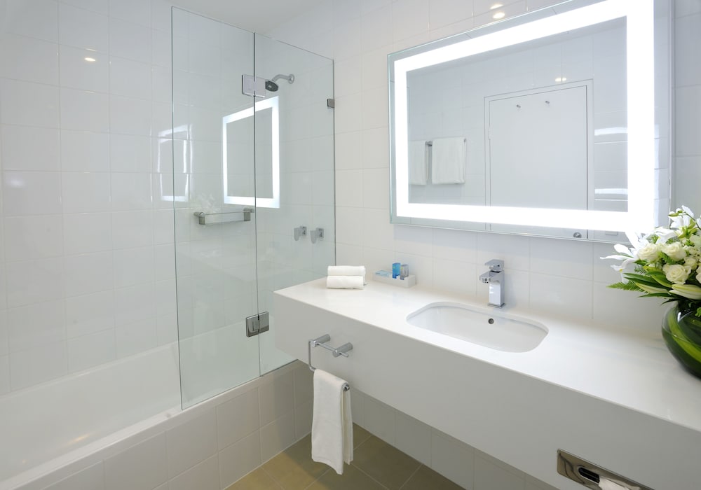 Habitación Estándar 1 Cama Queen del hotel Novotel Melbourne Glen Waverley. Foto 6