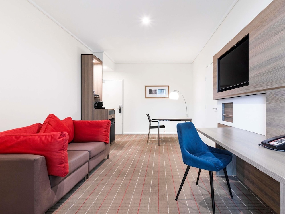 Junior Suite 1 Cama King y Spa del hotel Novotel Melbourne Glen Waverley. Foto 6
