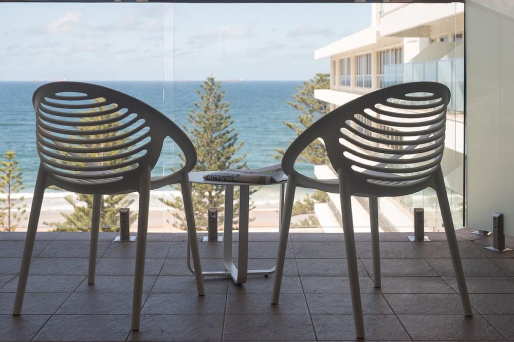 Habitación con Vistas al Océano, 1 Cama Queen y Balcón del hotel Novotel Wollongong Northbeach. Foto 1