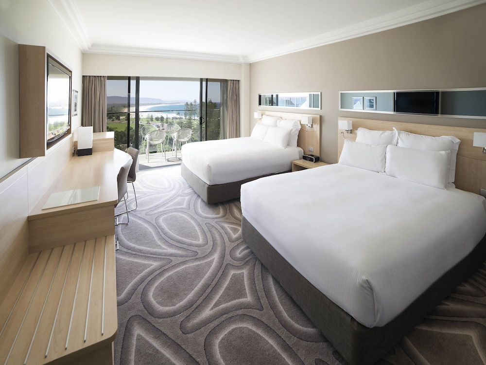 Habitación con Vistas al Océano y Balcón, 2 Camas Queen del hotel Novotel Wollongong Northbeach