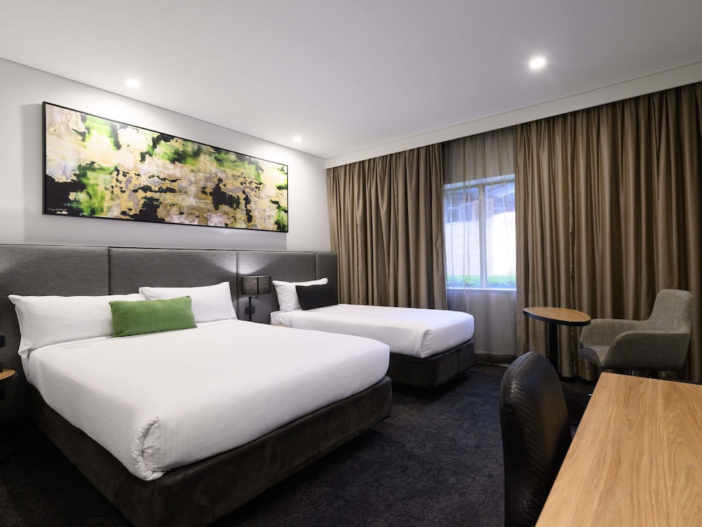 Habitación Estándar 1 Cama Queen y 1 Cama Individual del hotel Mercure Penrith