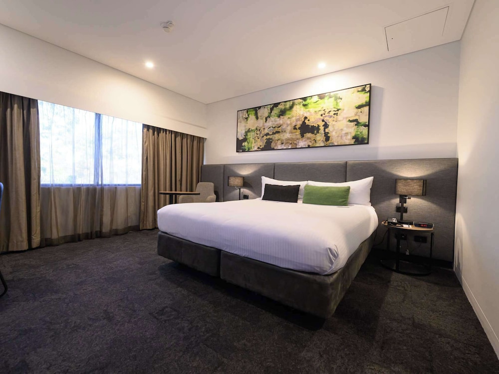 Habitación Superior 1 Cama King del hotel Mercure Penrith. Foto 1