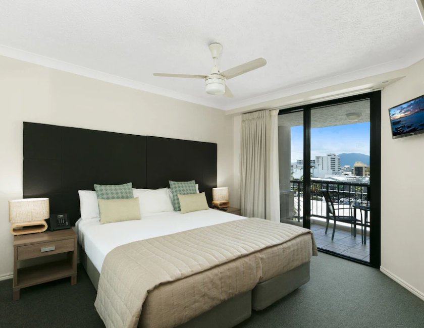 Habitación doble Vista ciudad del hotel Mantra Esplanade. Foto 1