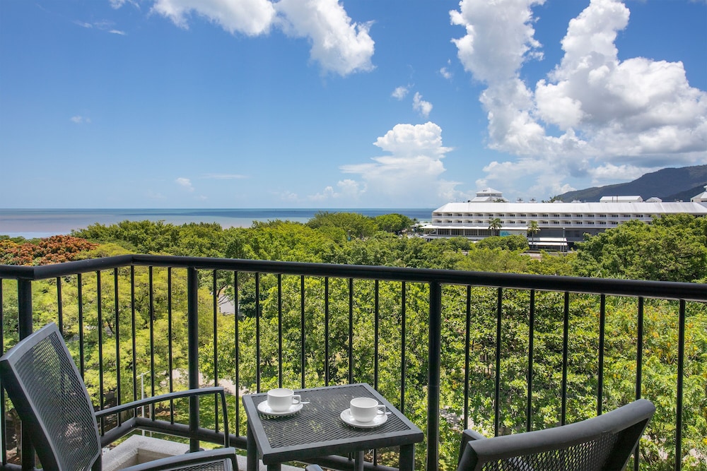 Habitación de Hotel con Vistas a la Esplanada del hotel Mantra Esplanade