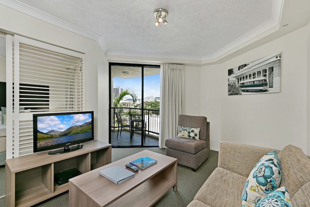 1 Dormitorio con Vistas a la Ciudad del hotel Mantra Esplanade. Foto 7
