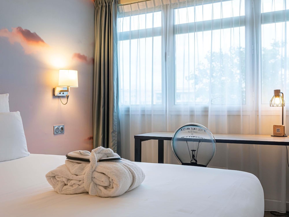 Habitación Superior - 1 cama grande del hotel Mercure Paris Malakoff Parc Des Expositions. Foto 6