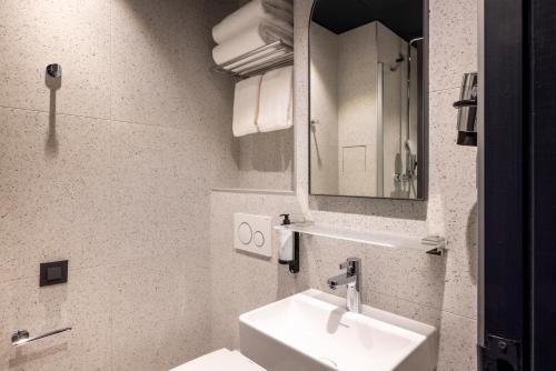 Habitación Doble Confort - 2 camas del hotel De France Gare de Lyon Bastille. Foto 1