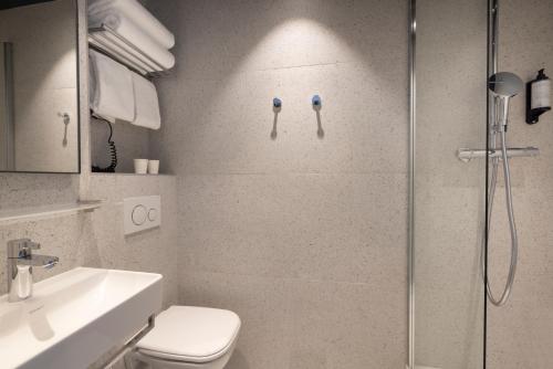 2 Habitaciones Dobles comunicadas del hotel De France Gare de Lyon Bastille. Foto 9
