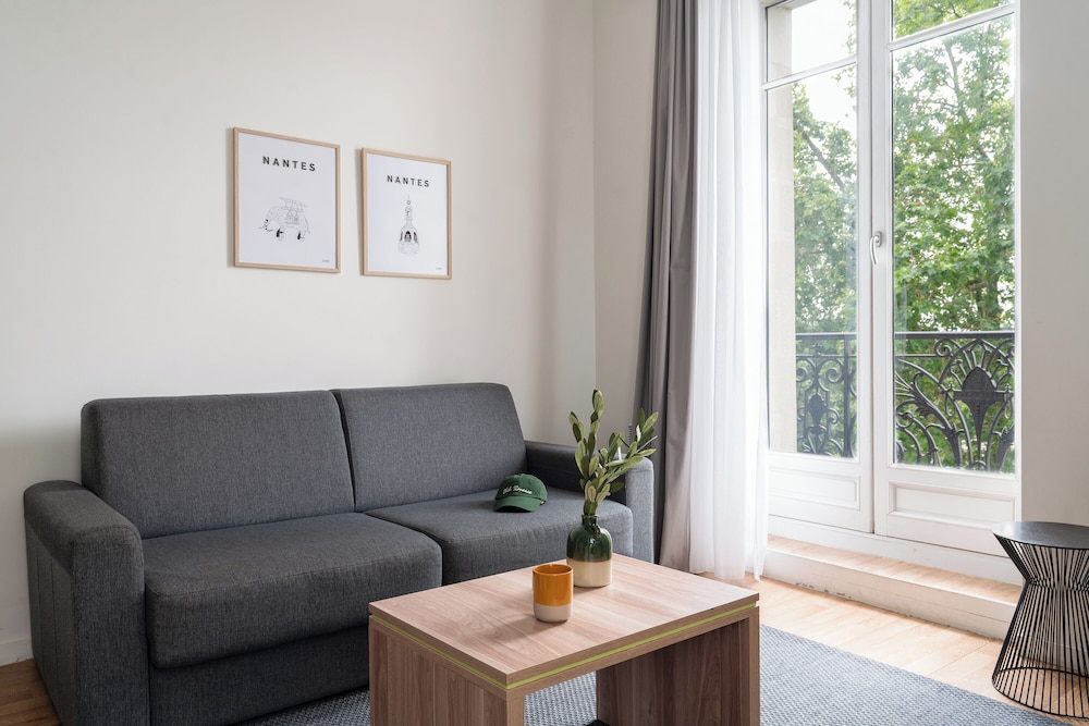Habitación doble, 1 cama doble con sofá cama del hotel Appart'city Confort Nantes Centre. Foto 5