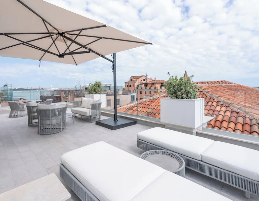 Premium Room con Terraza y Vista al Lago Vistas exclusivas del hotel Melia Venezia Lido. Foto 12