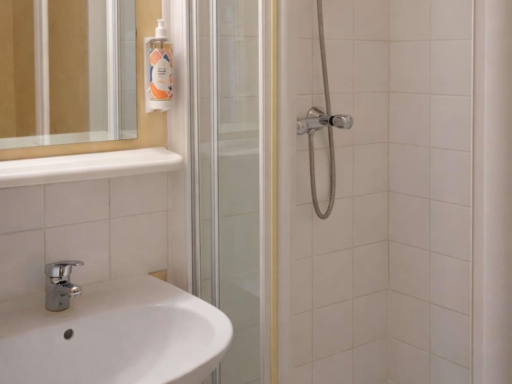 Habitación tipo estudio para dos personas del hotel Adagio Access Paris Maisons-alfort. Foto 5