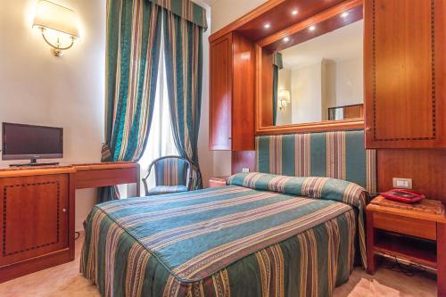 Habitación Doble Estándar - 1 o 2 camas del hotel Raeli Luce. Foto 3
