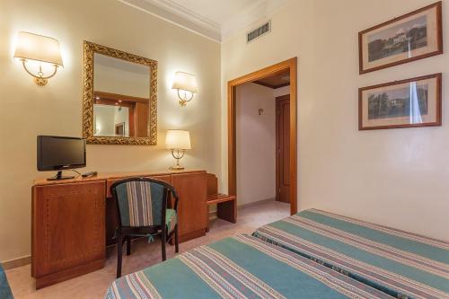 Habitación Doble Estándar - 1 o 2 camas del hotel Raeli Luce. Foto 6