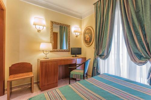 Habitación Doble Estándar - 1 o 2 camas del hotel Raeli Luce. Foto 7