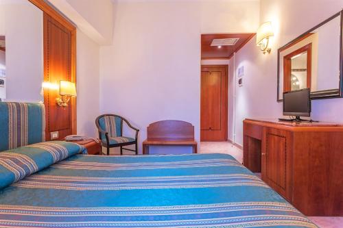 Habitación Doble Estándar - 1 o 2 camas del hotel Raeli Luce. Foto 10