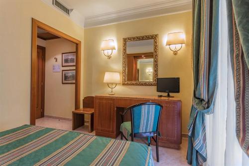 Habitación Doble Estándar - 1 o 2 camas del hotel Raeli Luce. Foto 11
