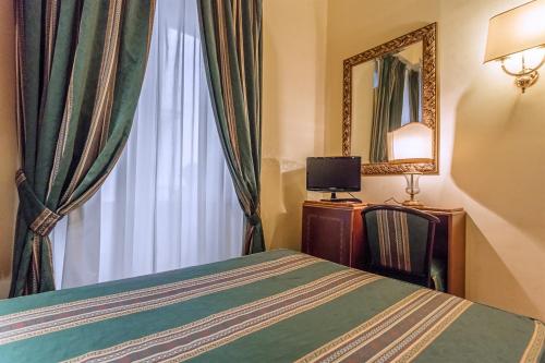 Habitación Doble Económica - 1 o 2 camas del hotel Raeli Luce. Foto 6